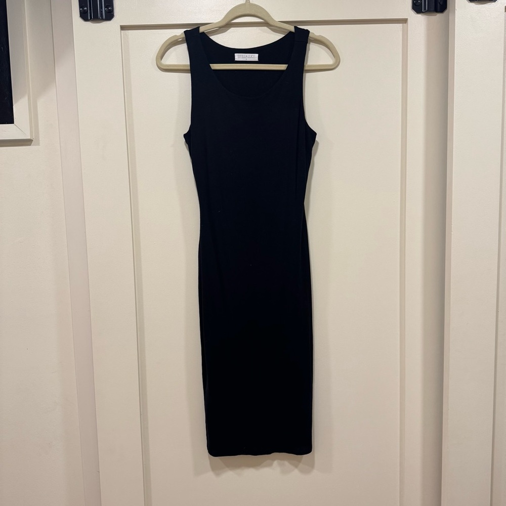 Fitted Black Sleeveless Dress